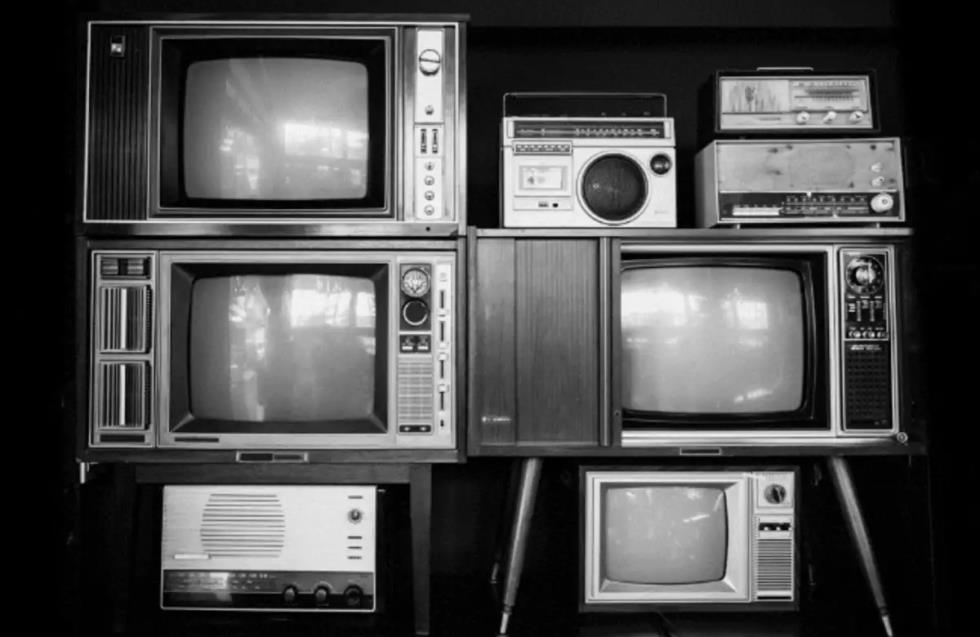 Η τηλεόραση στο νέο περιβάλλον - Χάνει τηλεθεατές, δεν παράγει περιεχόμενο