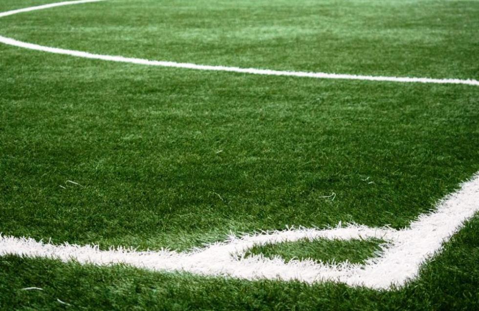 Σοκαριστικός τραυματισμός τερματοφύλακα της Βάαλβαϊκ – Διεκόπη το ματς με τον Άγιαξ