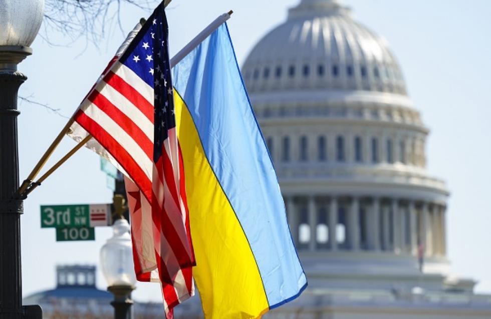 ΗΠΑ: Αποφεύχθηκε το shutdown - Υπογραφή συμφωνίας για χρηματοδότηση Ουκρανίας 