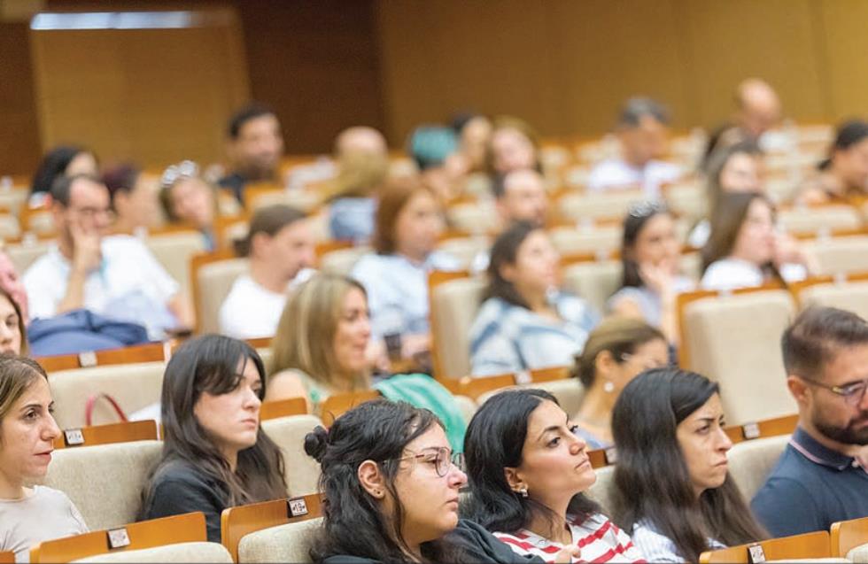 Το κυνηγητό των εντυπώσεων στα ΜΜΕ και οι αυτοκαταστροφικές συμπεριφορές