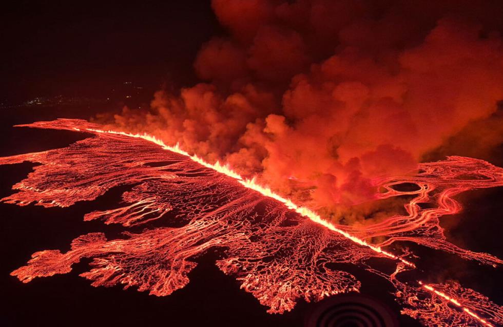Ισλανδία: Εντυπωσιακές εικόνες από τη νέα έκρηξη του ηφαιστείου στην Ισλανδία (βίντεο, φώτο)