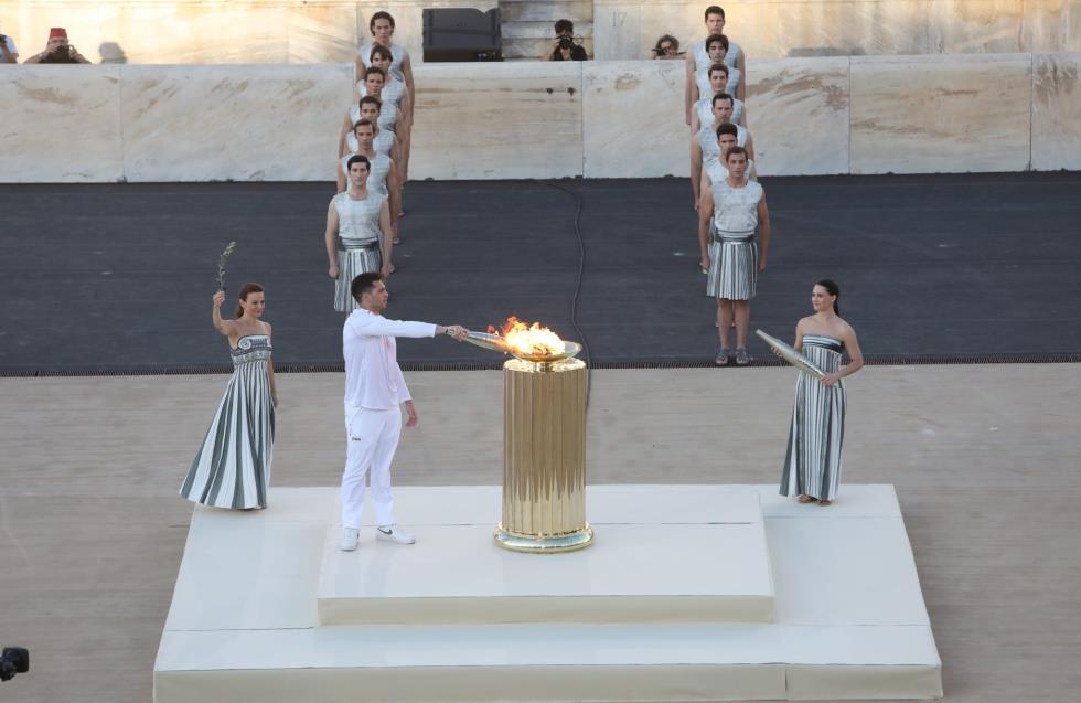 Ελλάδα: Αποχαιρέτησε την Ολυμπιακή Φλόγα σε κλίμα συγκίνησης και υπερηφάνειας