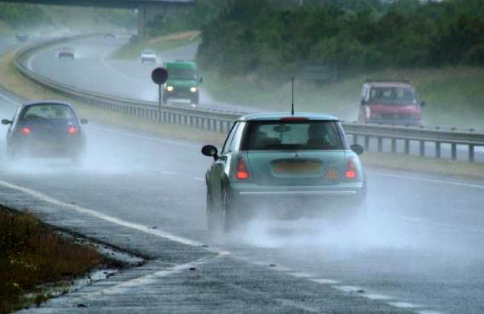 Έντονη βροχόπτωση, πέτρες και συσσώρευση νερού στον αυτοκινητόδρομο Λεμεσού - Τα σημεία