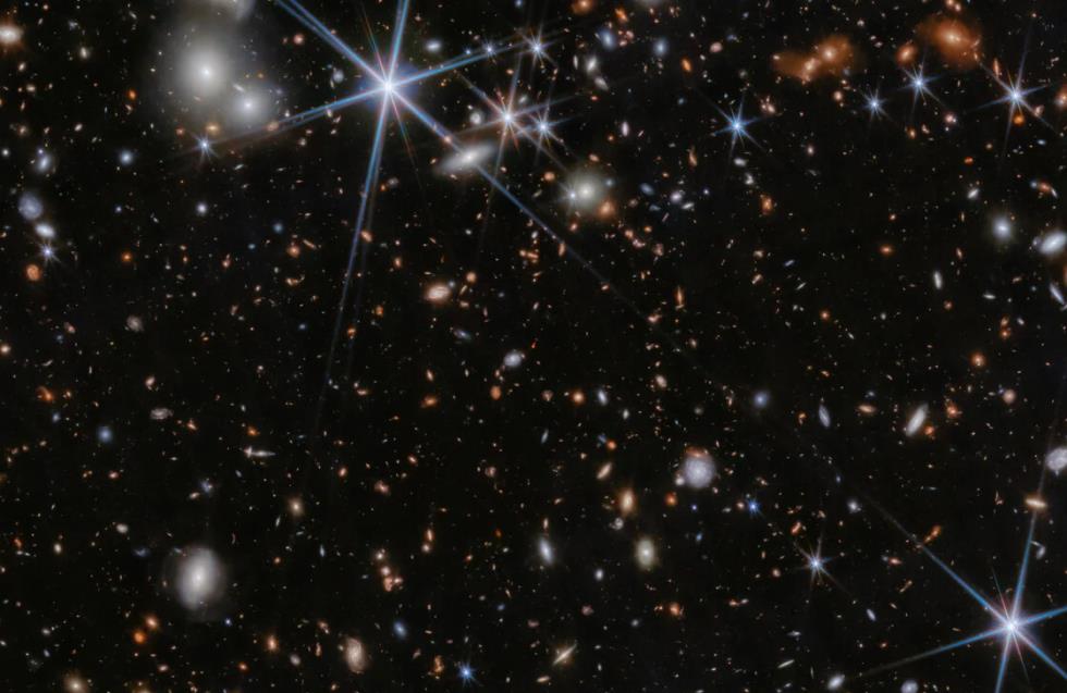 Μαύρες τρύπες που συγχωνεύονται εντόπισε το διαστημικό τηλεσκόπιο James Webb
