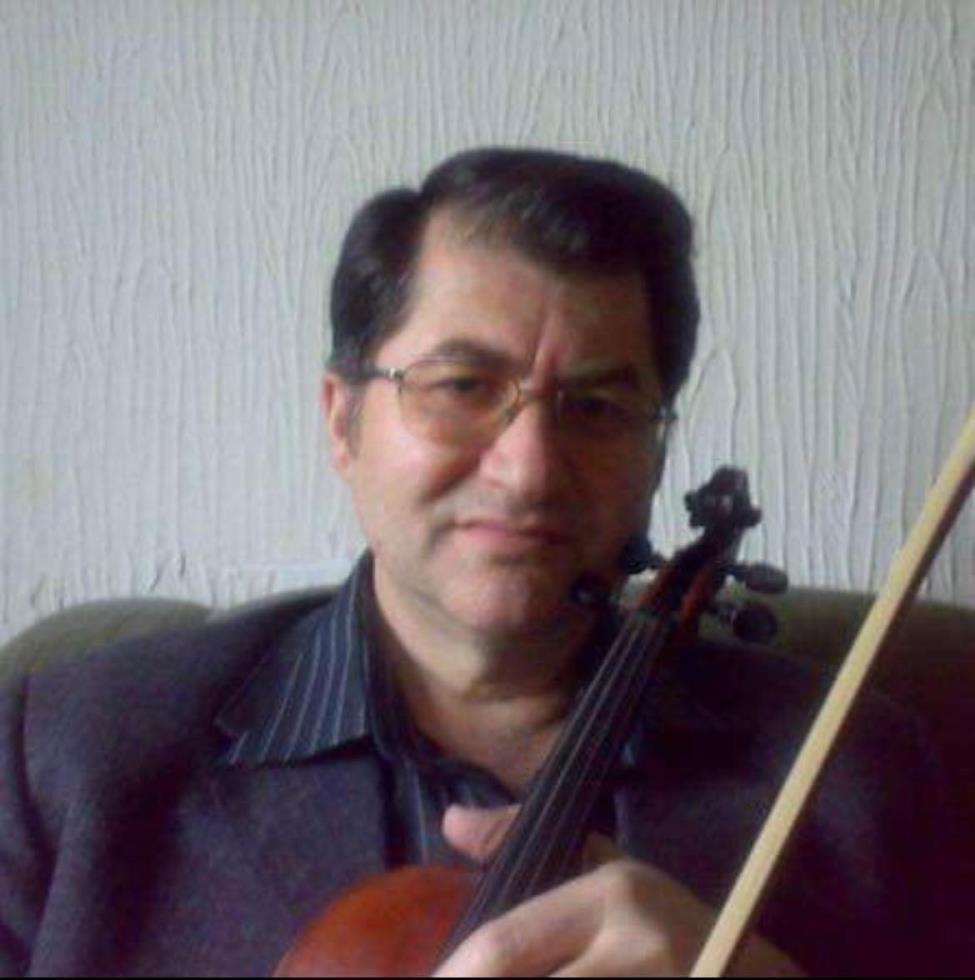 4418197005925763 788 1. Taner Shah with the violin...